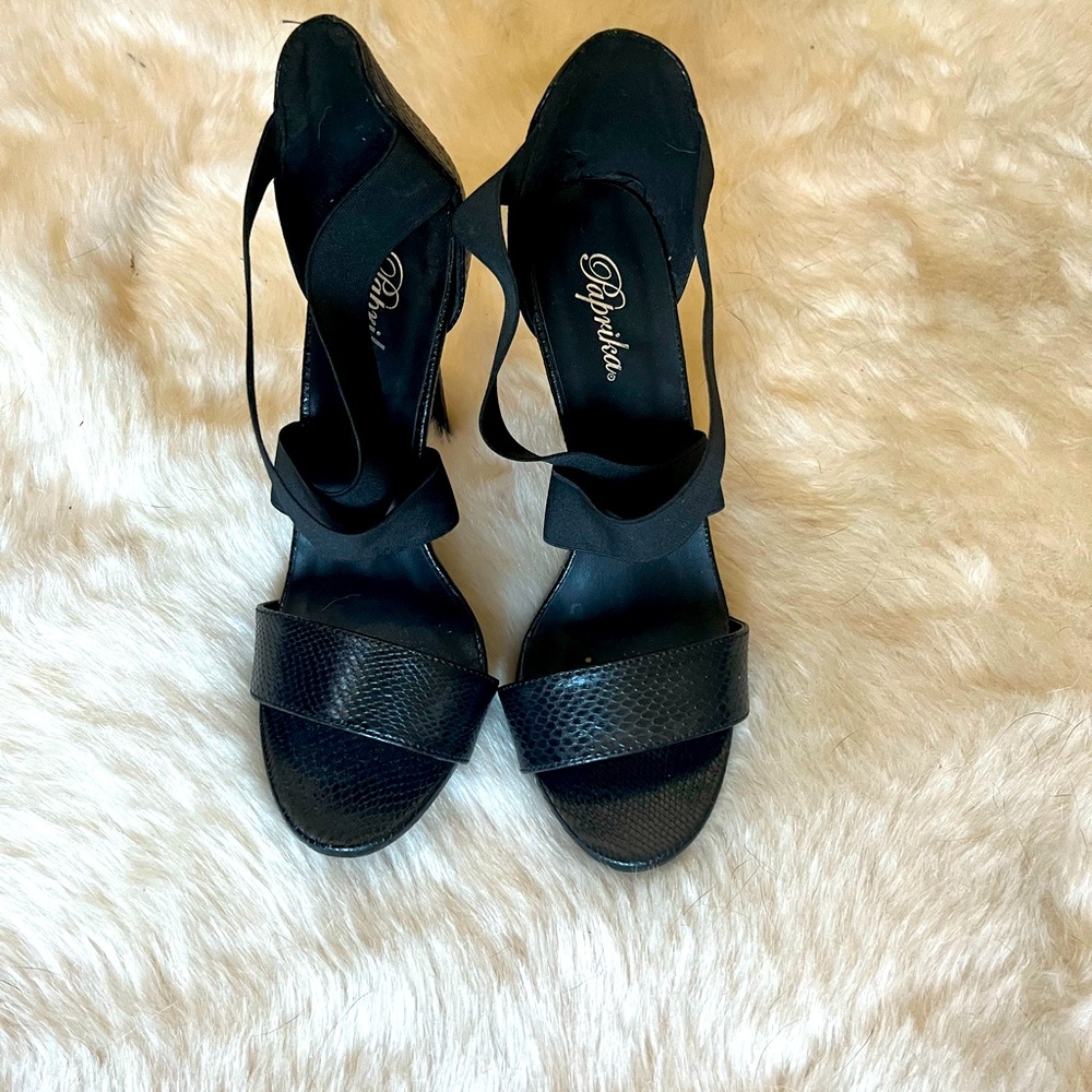 NWOT Snakeskin Stilettos